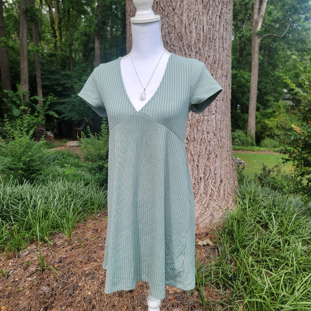 NWOT Forever 21 Short Sleeve Ribbed Mint Green Babydoll V-Neck Mini Dress